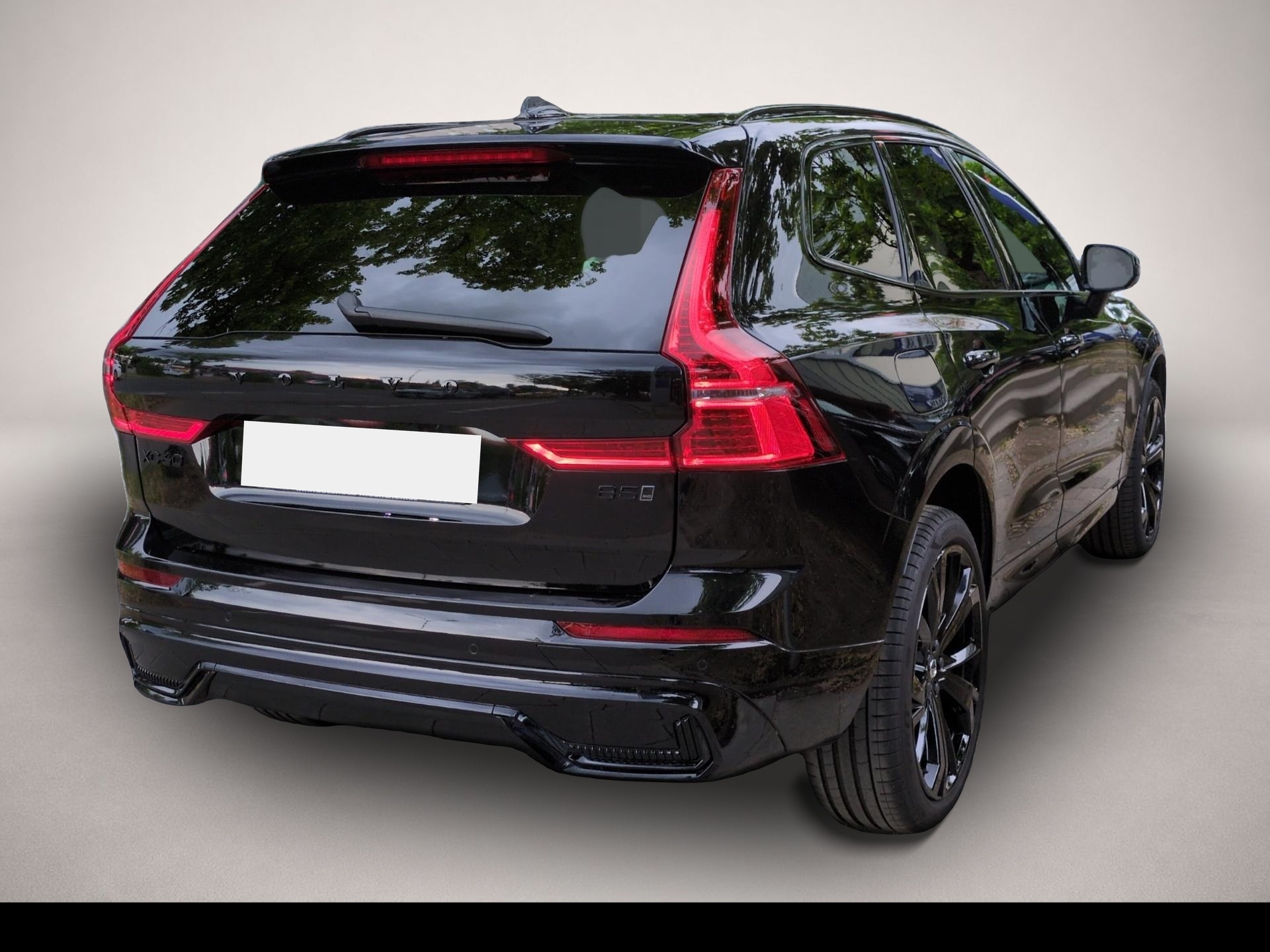 Fotografie des Volvo XC60 XC 60 Plus Black Edition AWD