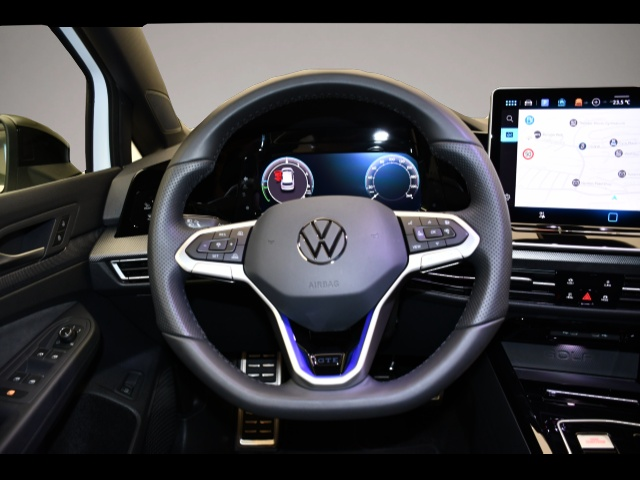 Bild 5 Volkswagen Golf 8 VIII 1.5 eTSI Hybrid DSG GTE Black Style