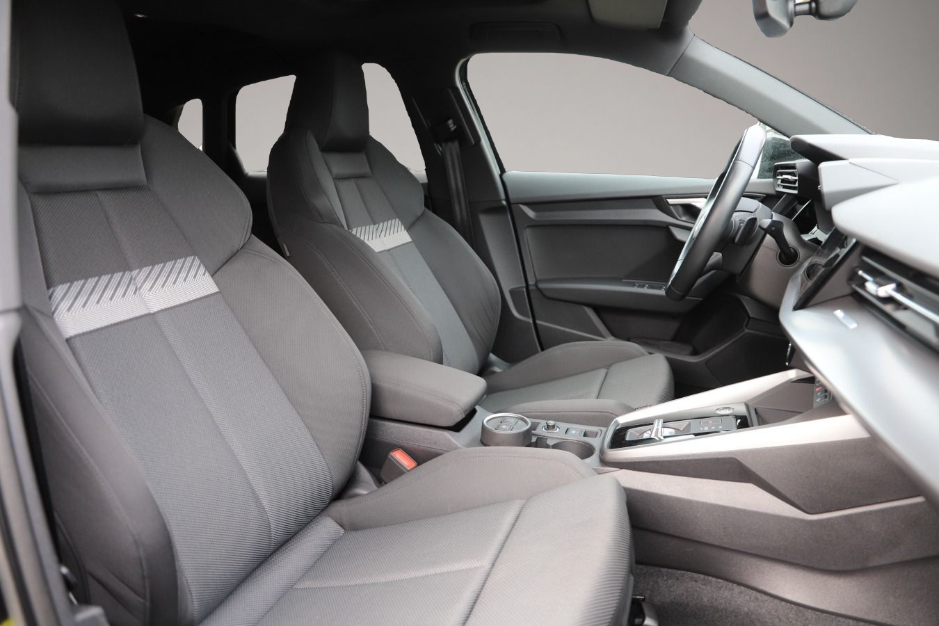 Bild 6 Audi A3 Sportback 35 TFSI S tronic Fahrschulfahrzeug