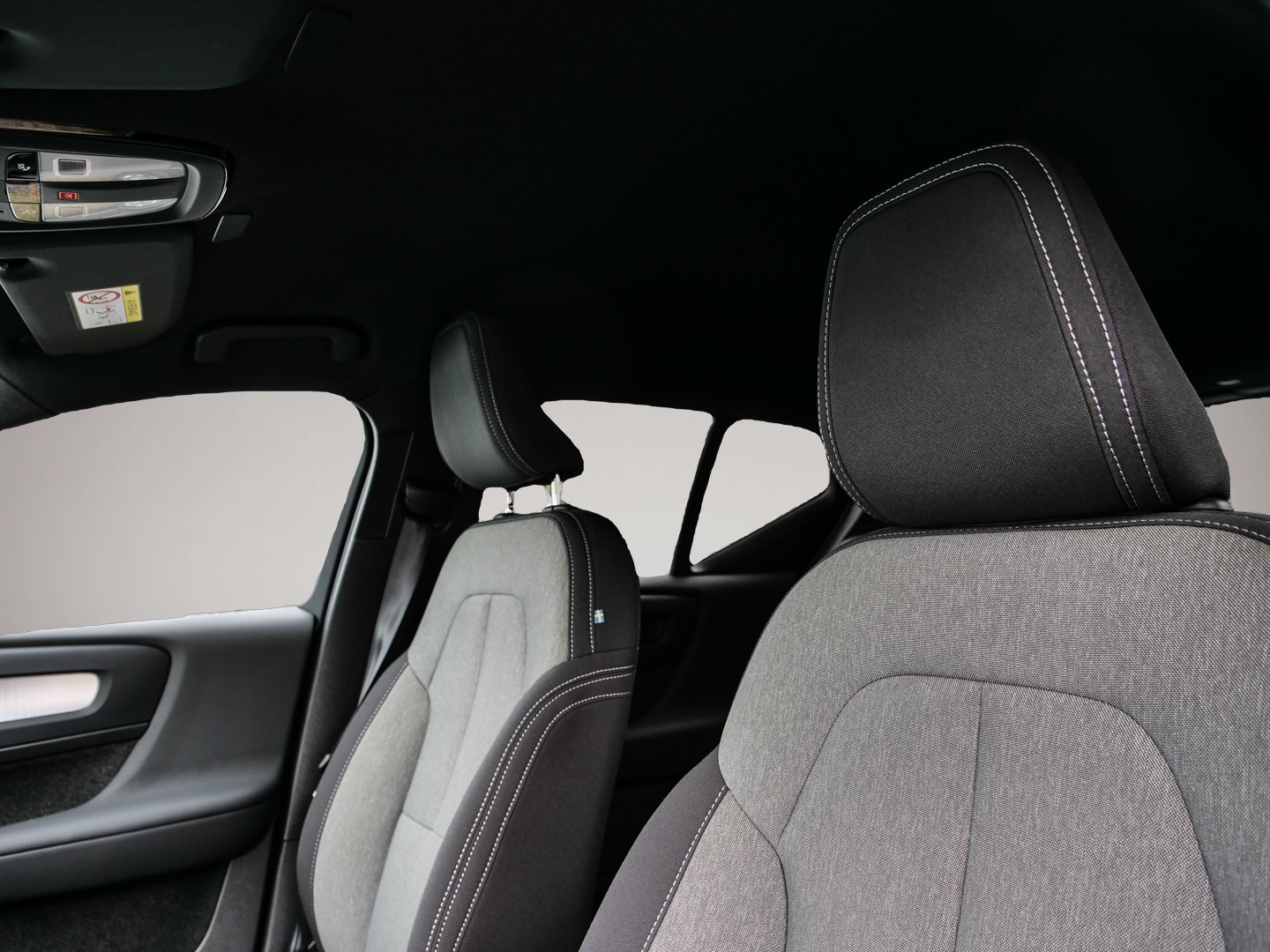 Bild 5 Volvo XC40 Plus Black Edition 2WD StandHZG Digitales C