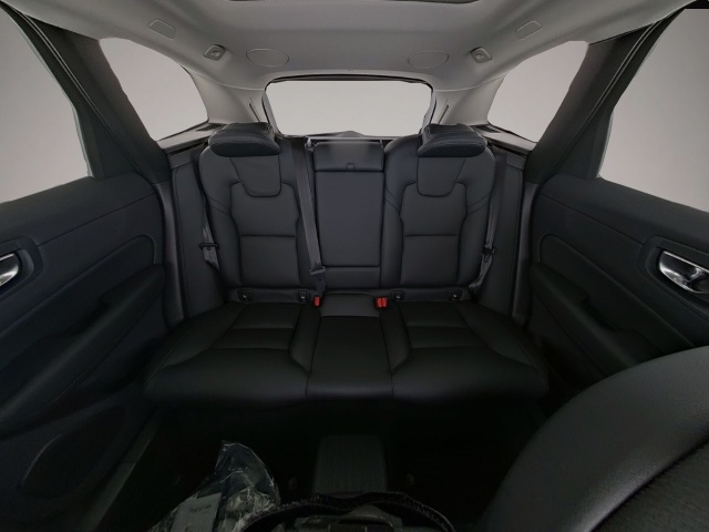 Bild 5 Volvo XC60 Plus Dark Recharge Plug-In Hybrid AWD HUD S