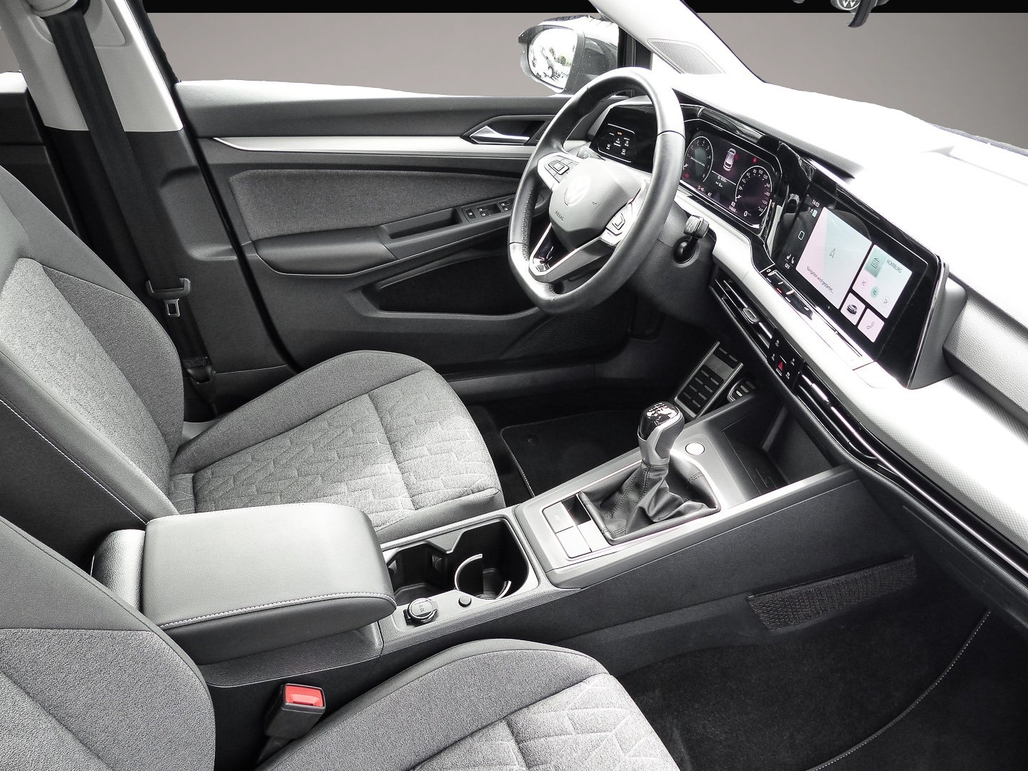 Bild 6 Volkswagen Golf 1.5 TSI Move PDC ALU APP CONNECT