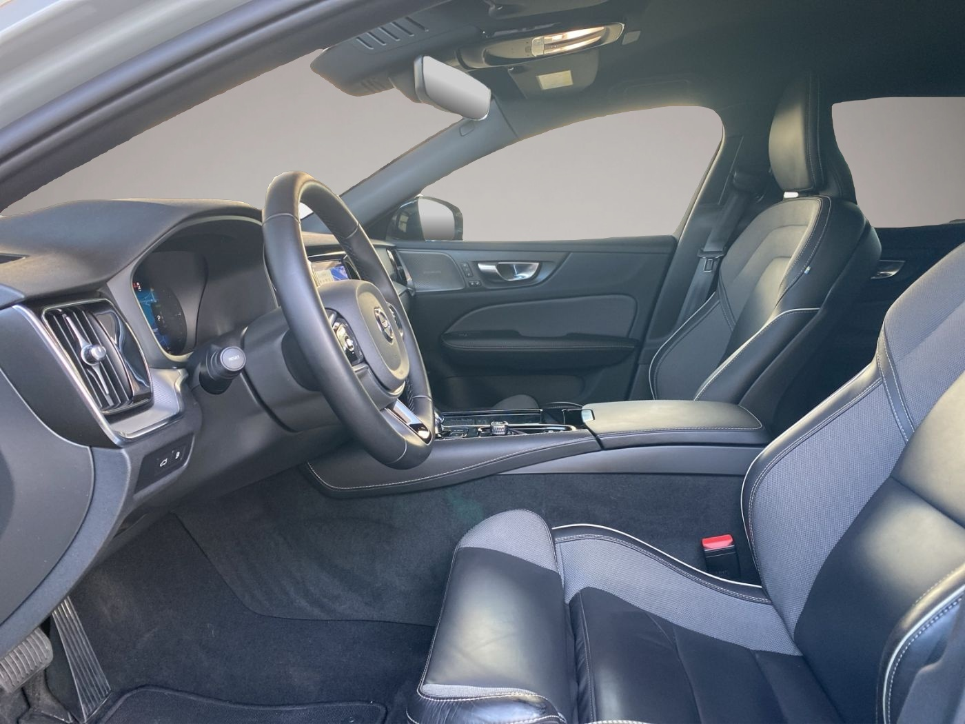 Bild 7 Volvo V60 Kombi T8 Plus Dark Recharge WiPa*SitzHZG*Nav