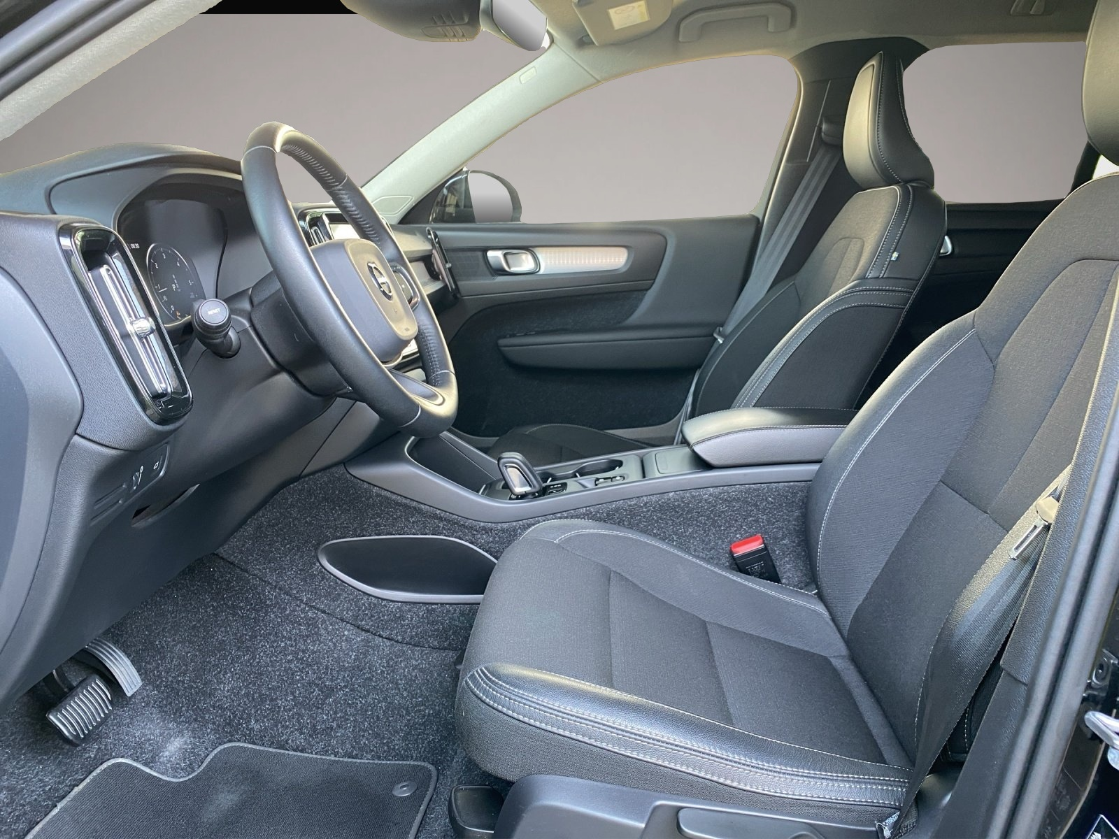 Bild 7 Volvo XC40 D3 Momentum Pro LED+Navi+SHZ+Standh.+4xSHZ