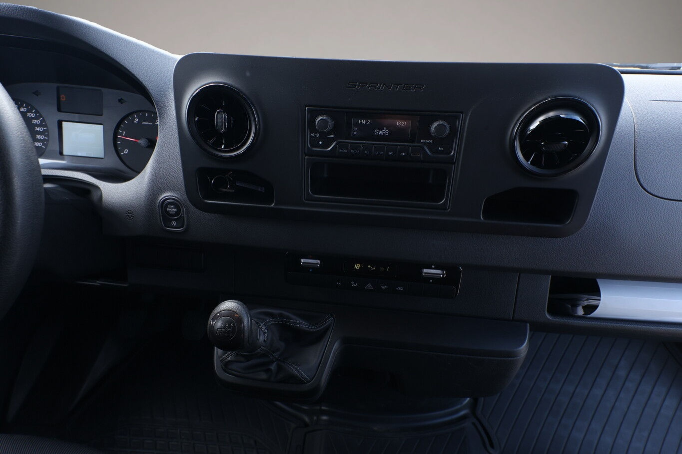 Fotografie 6 des Mercedes-Benz Sprinter III 317 CDI 170 3-S Klima Temp DAB L4H2