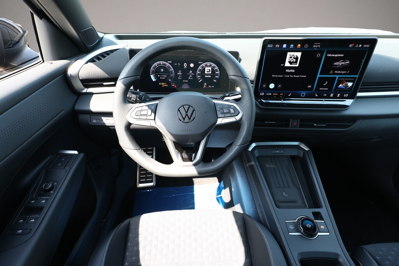 Bild 6 Volkswagen T-Roc R-Line EasyO AHK 5JGar Kam ParkAss+ PrivG