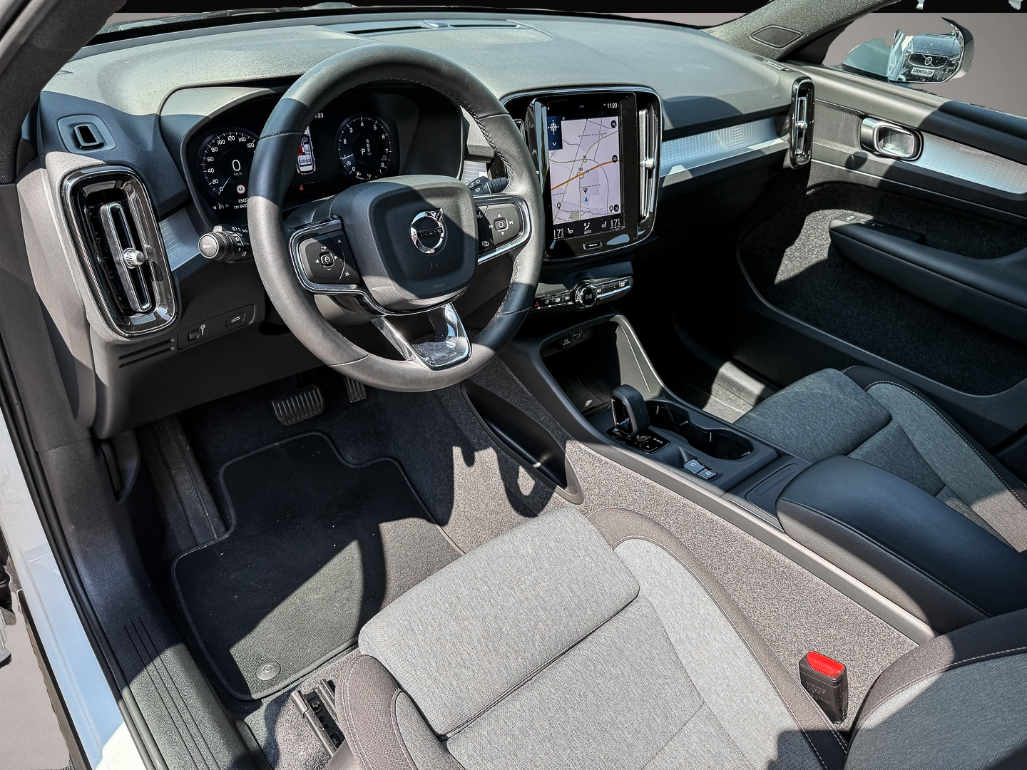 Bild 4 Volvo XC40 Core 2WD Navi Digitales Cockpit Soundsystem