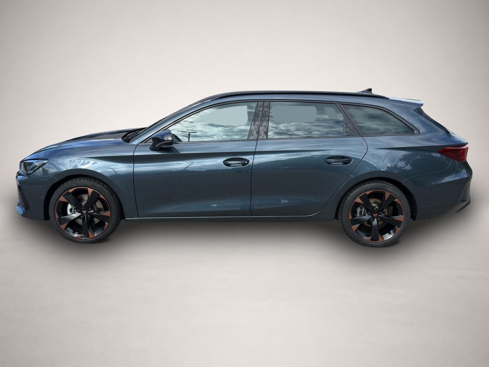 Fotografie des Cupra Leon SP 2.0 TSI DSG 4Dr AB376EUR AHK NAVI REAR S