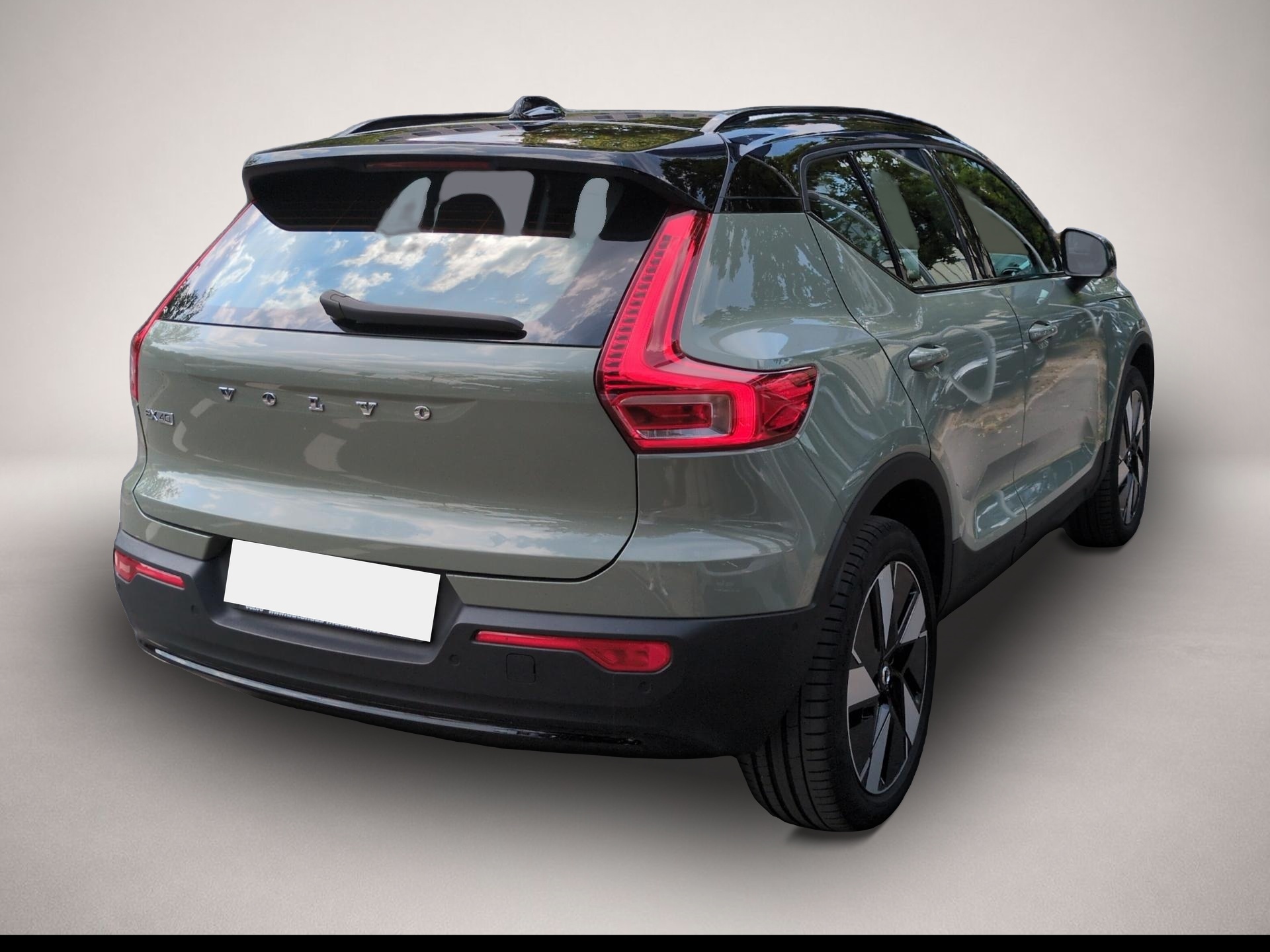 Fotografie des Volvo EX40 300 kW Twin Motor AWD Ultra Dark