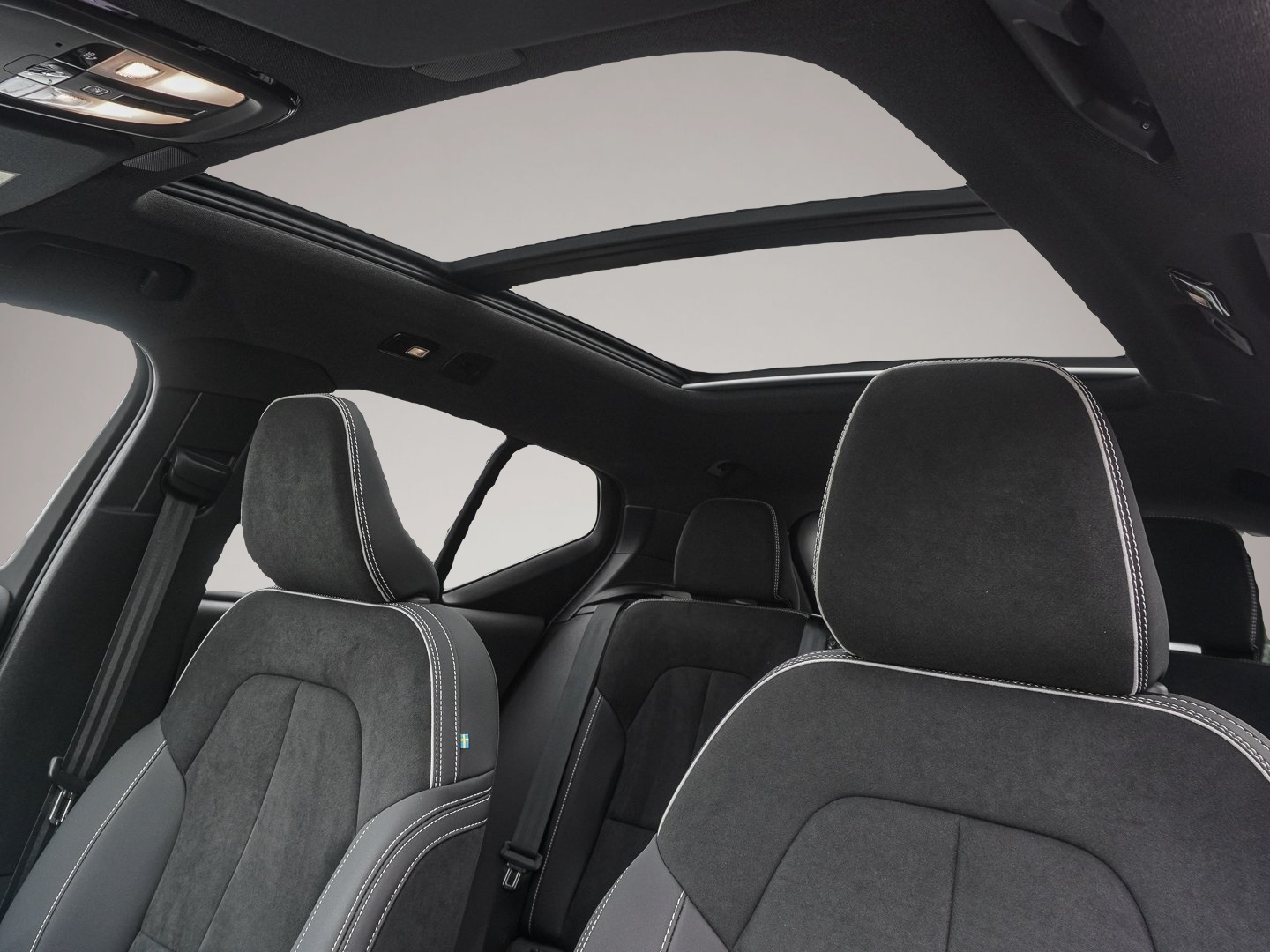Bild 5 Volvo XC40 B3 2WD Plus Dark Harman Kardon Pano 360Grad