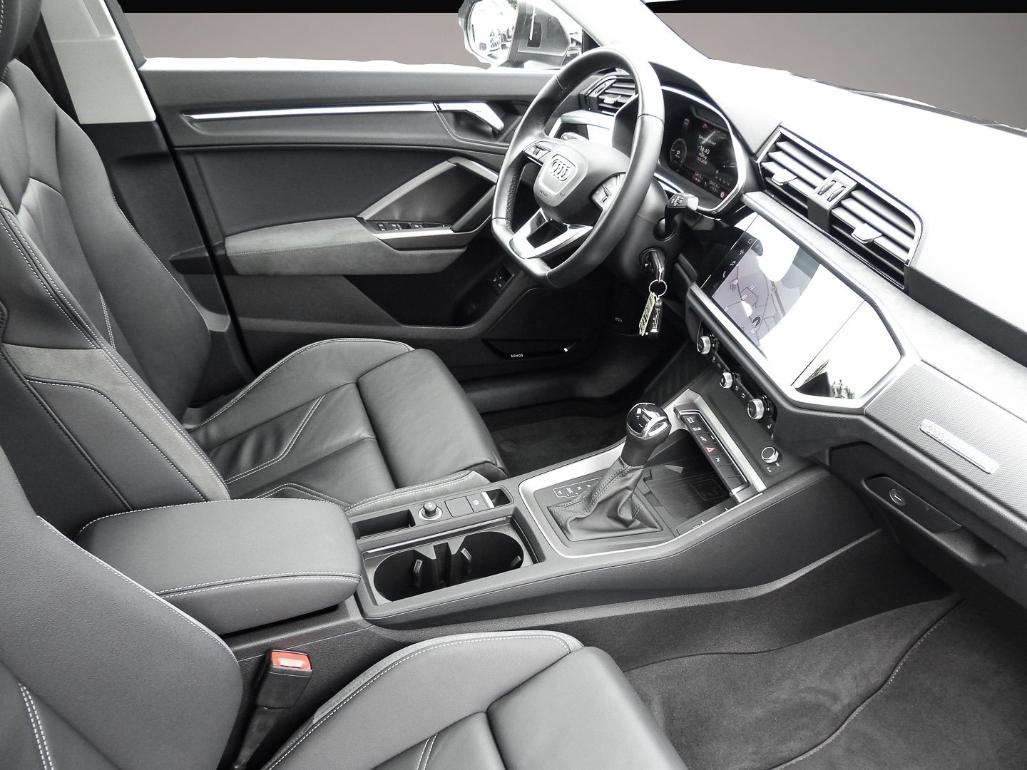 Fotografie 6 des Audi Q3 Sportback 45 TFSI e S tronic S line Pano Sono
