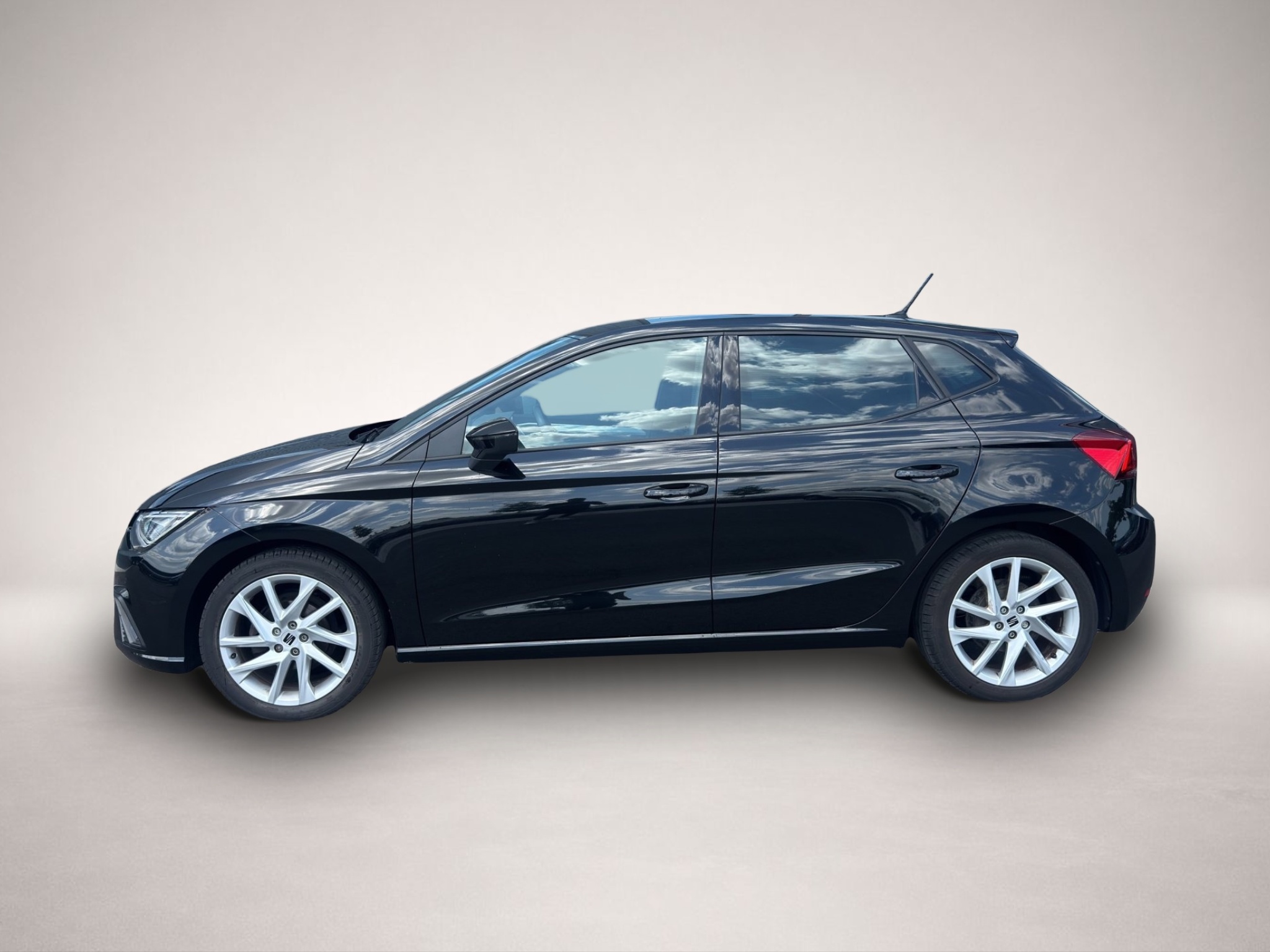 Fotografie des Seat Ibiza 1.0 TSI FR LED NAVI ACC PDC KAMERA SHZ KLI