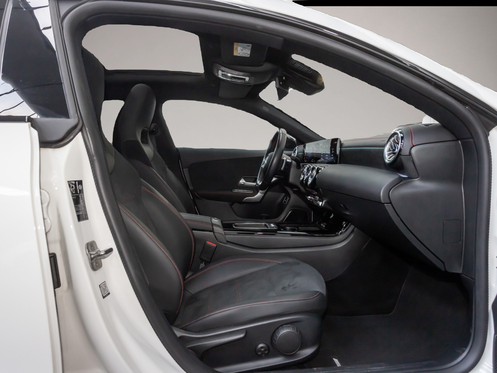 Bild 2 Mercedes-Benz CLA 250