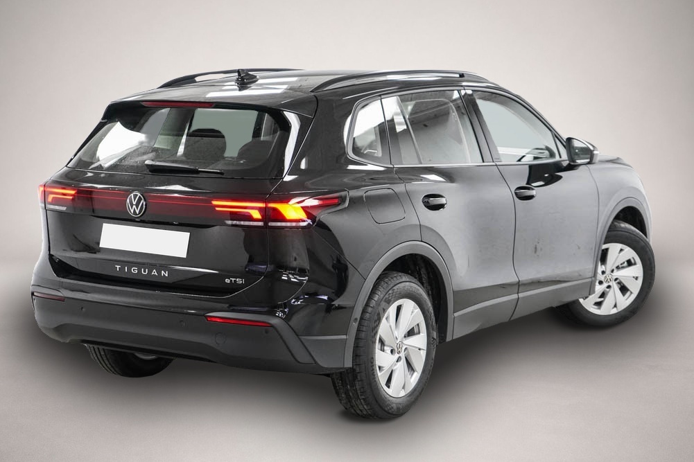 Fotografie des Volkswagen Tiguan 1,5 eTSI DSG Basis - LAGER