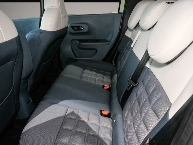 Fotografie 6 des Fiat Grande Panda La Prima Navi Winterpaket Digitales