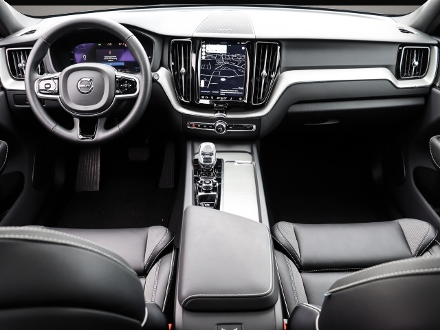 Fotografie 4 des Volvo XC60 R Design Recharge Plug-In Hybrid AWD T6 Twi