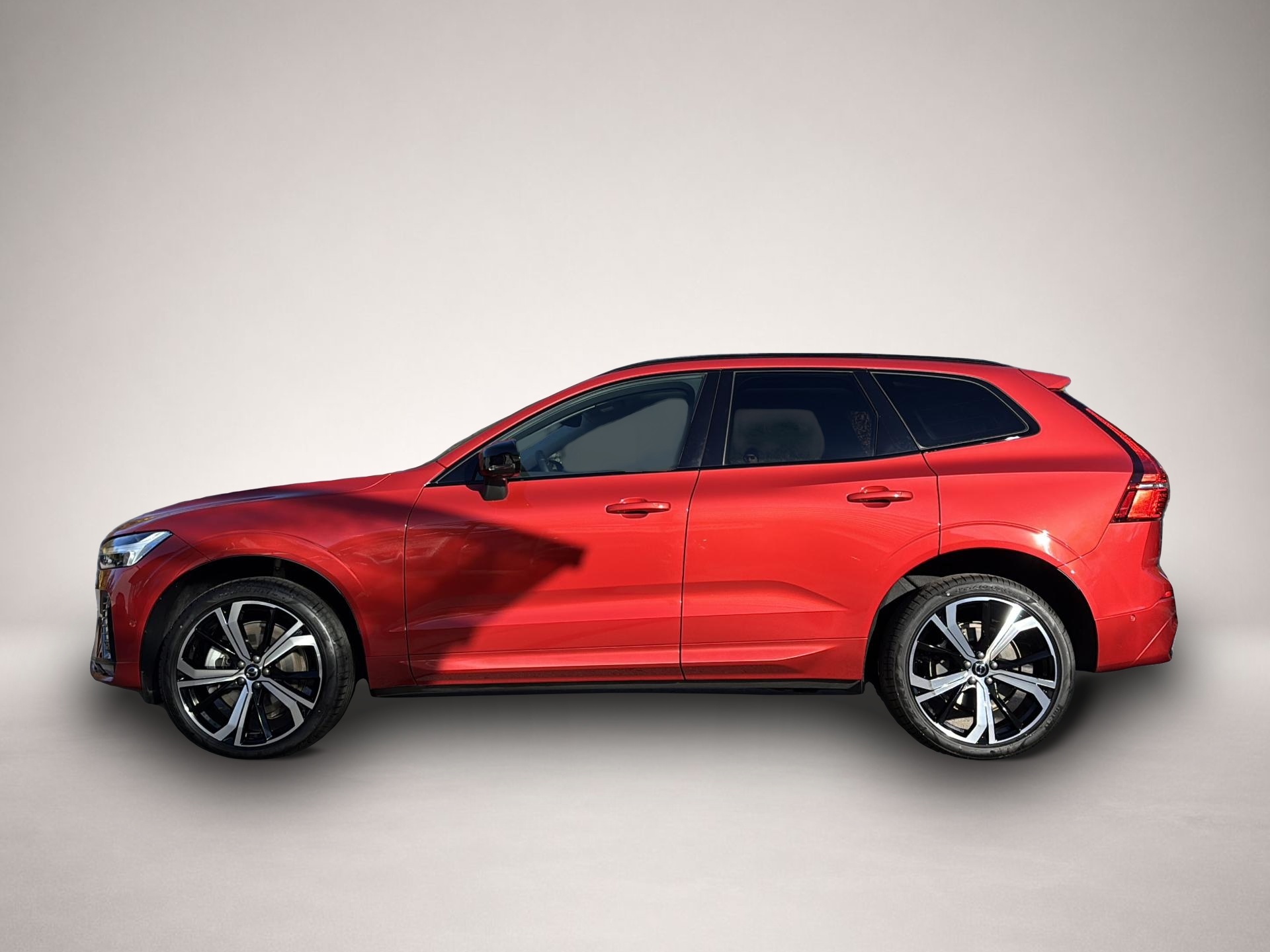 Bild 6 Volvo XC60 B5 (Benzin) Ultra Dark AWD Automatik Navi L