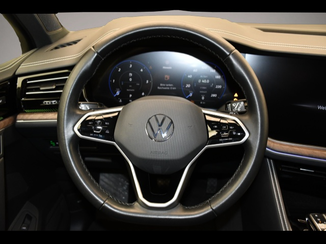 Bild 5 Volkswagen Touareg 3.0 TDI V6 Tiptronic 4Motion Elegance Rü