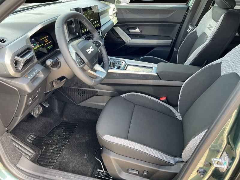 Bild 4 Dacia Bigster Hybrid 155 Journey Winter-Plus-Paket