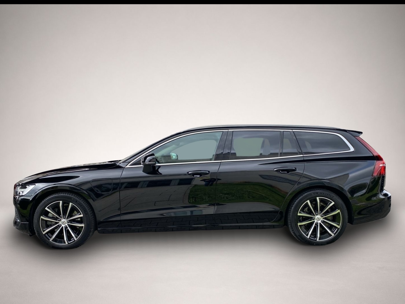 Bild 2 Volvo V60 Kombi T8 Core Recharge WiPa*SitzHzg*LED*DAB*