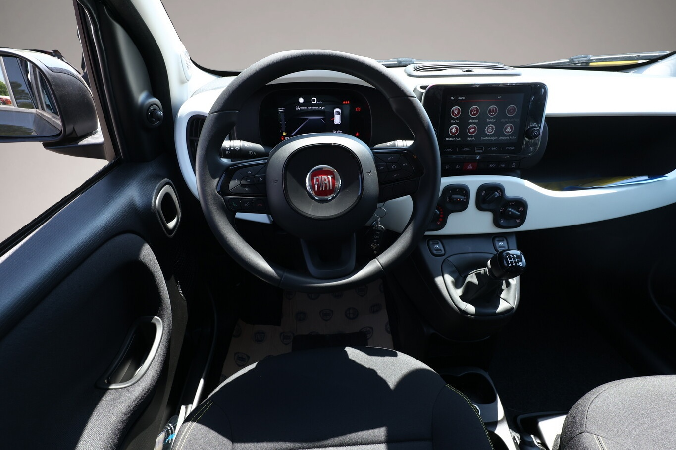 Bild 6 Fiat Panda Cross 5S PDC CarP/AndroidA PrivG 15Z NSW