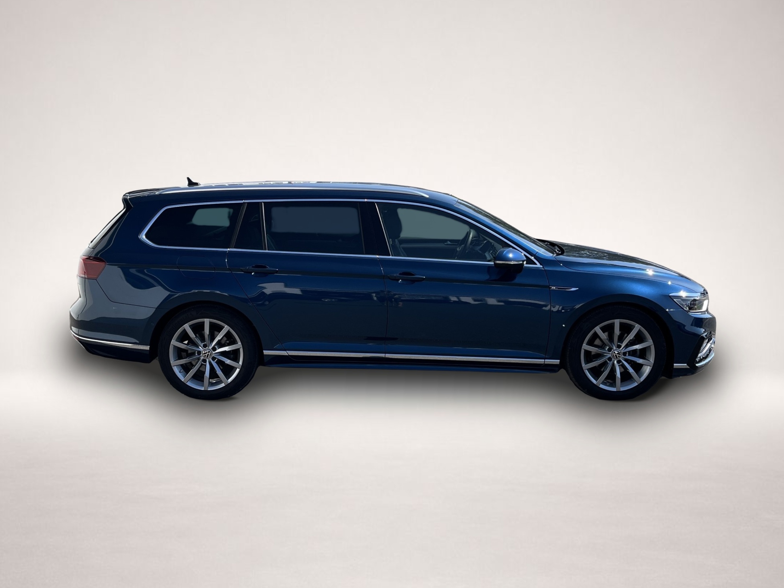 Bild 5 Volkswagen Passat Variant Variant 2.0 TSI DSG R-Line 1,99 F