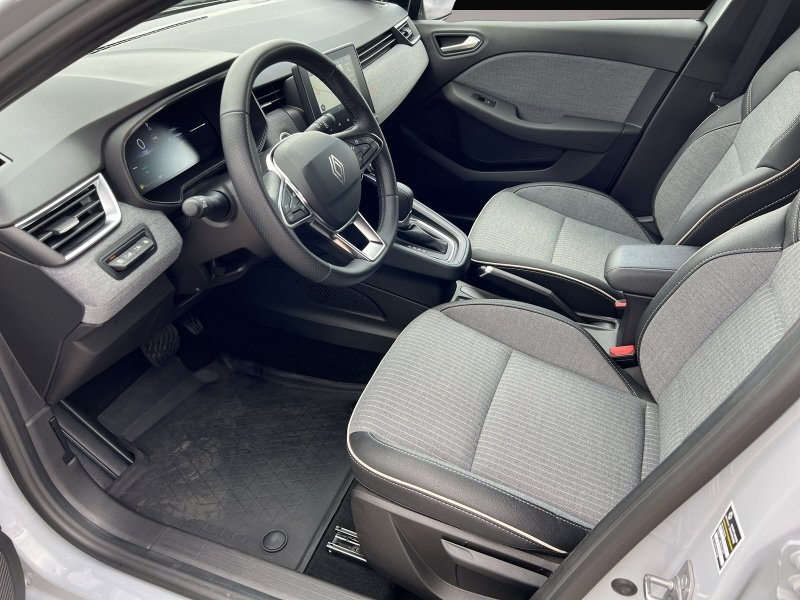 Bild 4 Renault Clio TCe 90 X-Tronic Autom. Techno Winterpaket+R