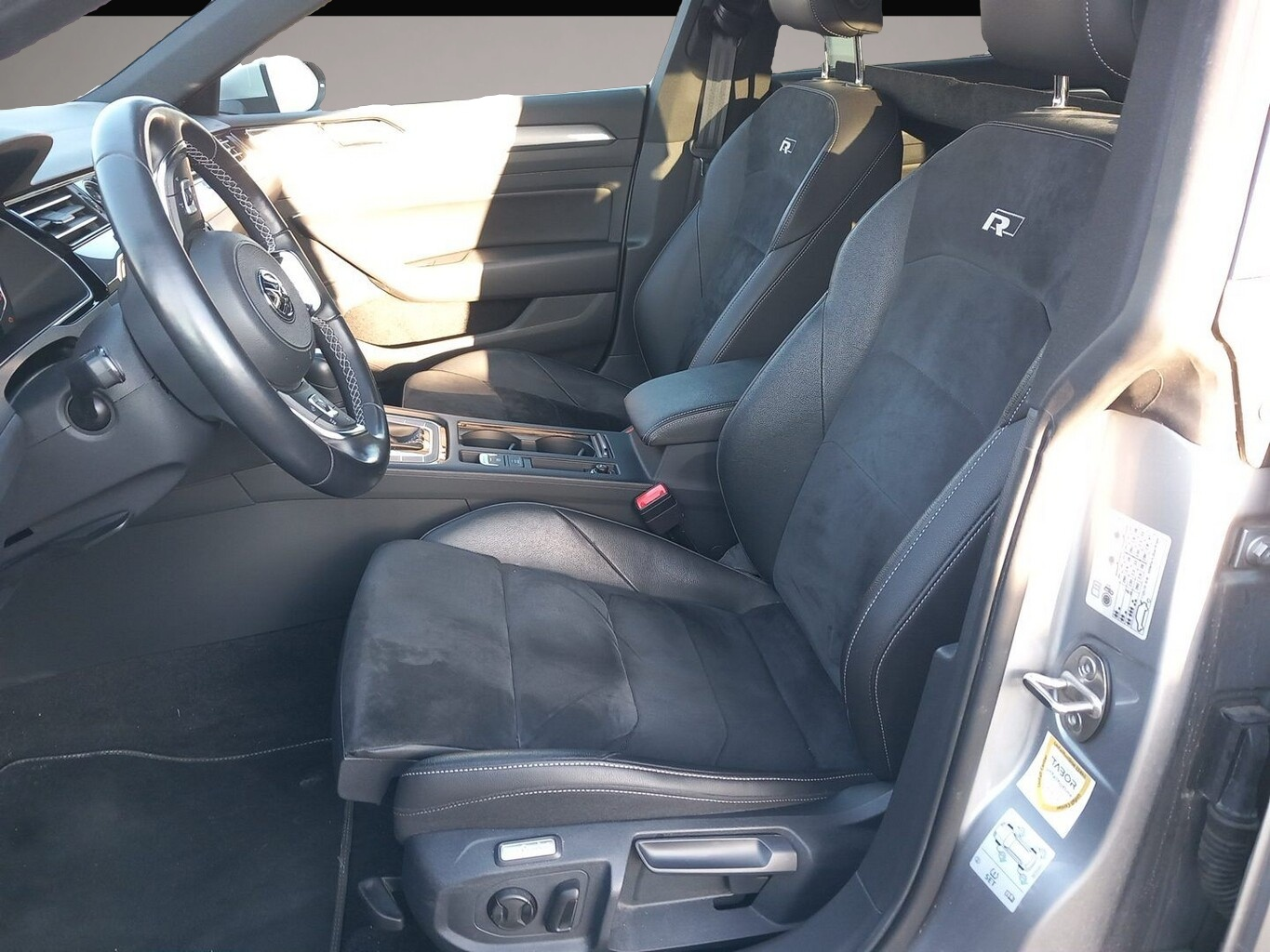 Bild 6 Volkswagen Arteon 2.0 TSI 190 DSG R-Line Nav DigCo eHk Kam