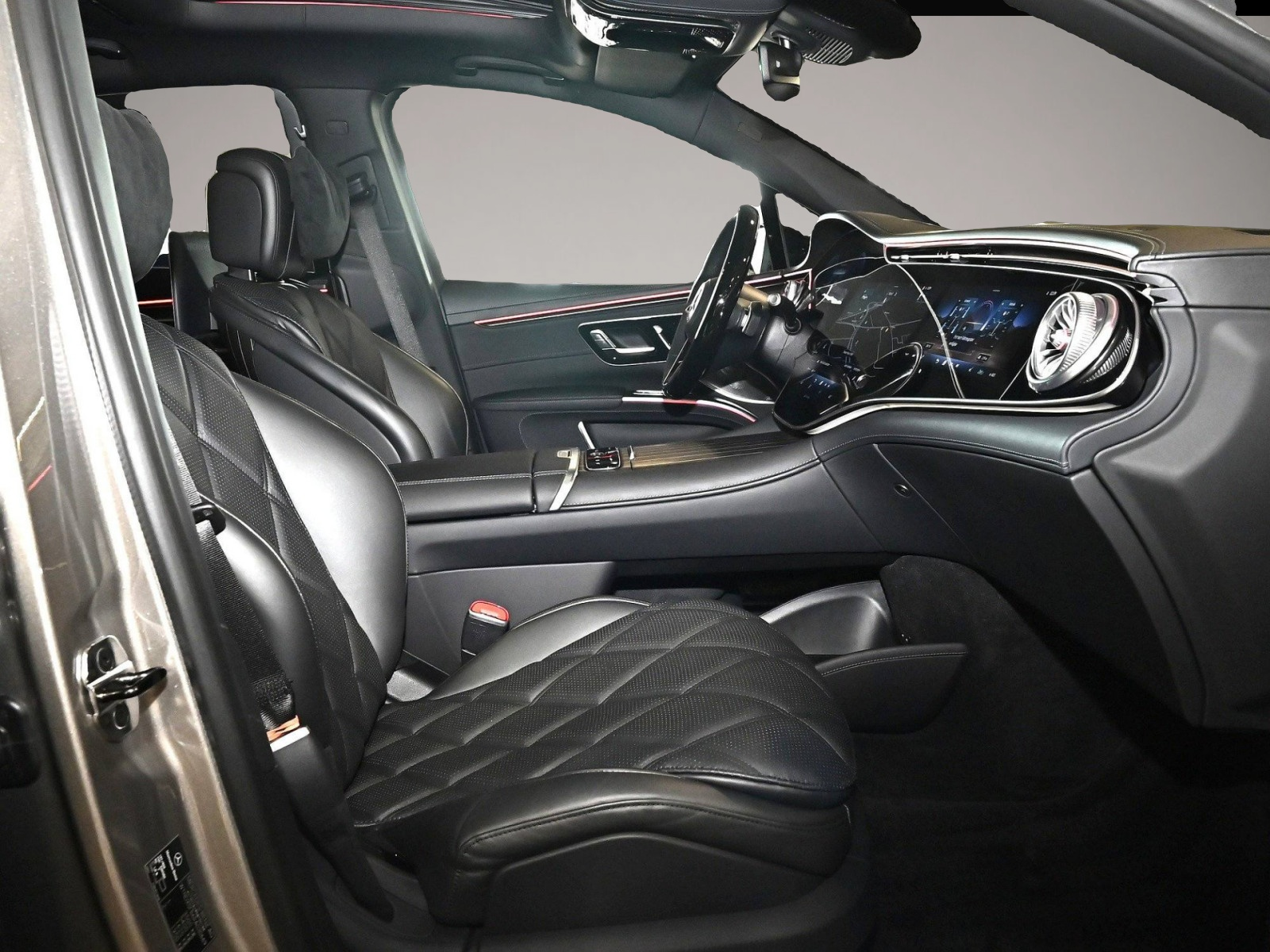 Bild 2 Mercedes-Benz EQS