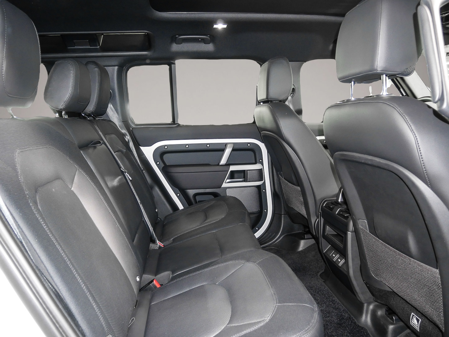 Fotografie 4 des Land Rover Defender 110 X-Dynamic SE D250 Luftfederung AD N