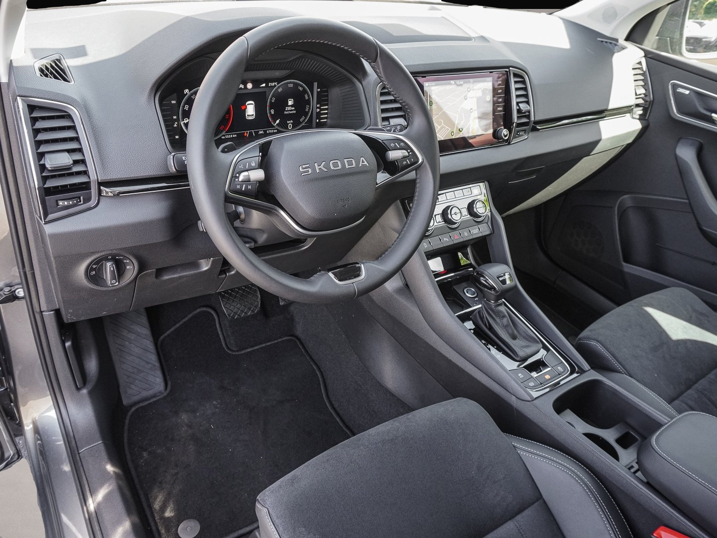 Bild 7 Skoda Karoq 2.0 TDI DSG SelectionTour