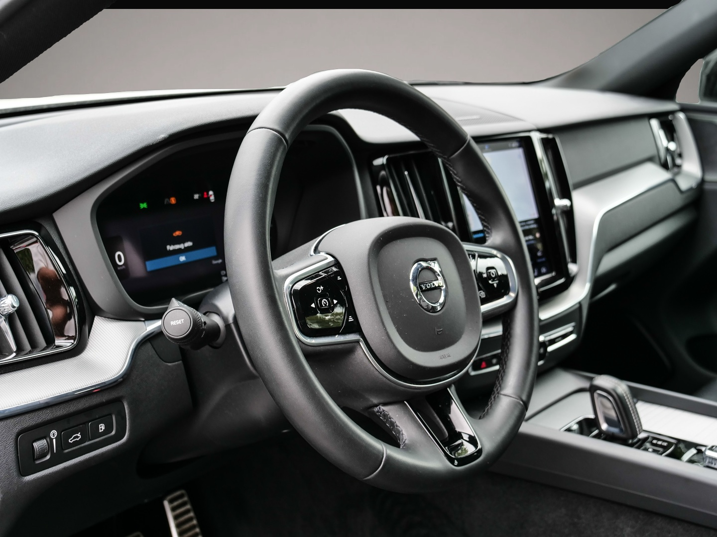 Bild 4 Volvo XC60 R Design Recharge Plug-In Hybrid AWD T8 Twi