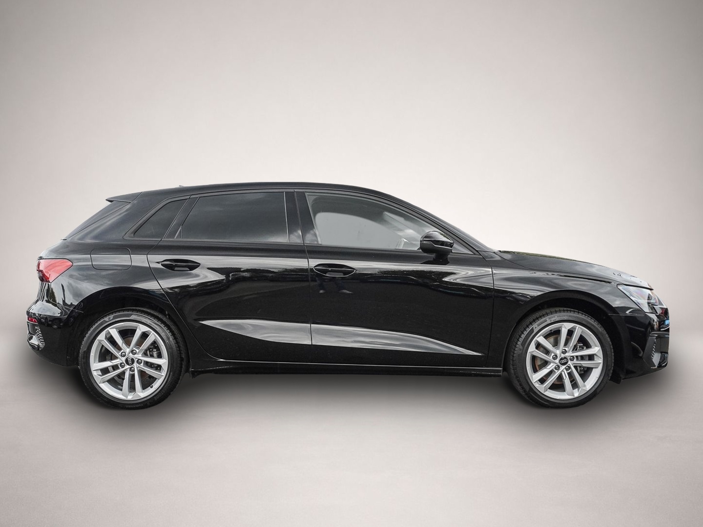 Bild 4 Audi A3 Sportback 40 TFSIe S-tronic Pano Virtuell Nav