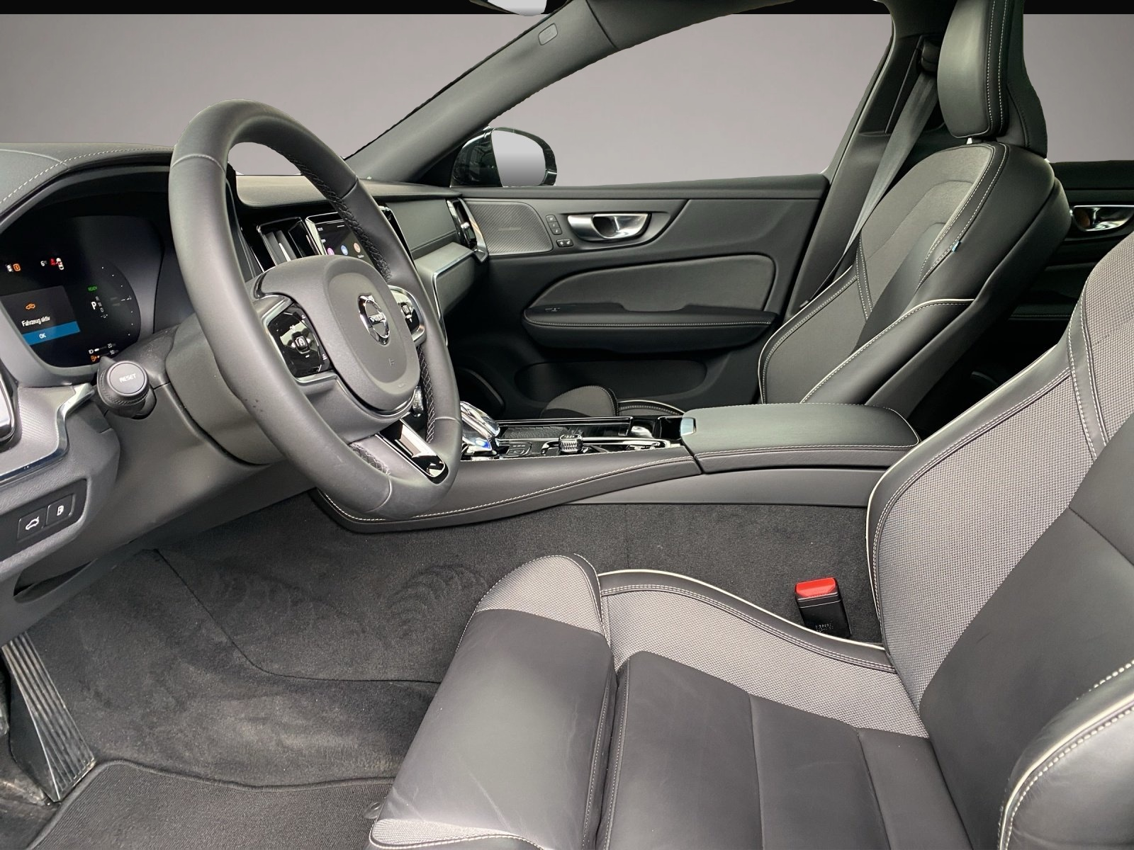 Bild 7 Volvo V60 Kombi T8 Ultra Dark Recharge WiPa*SHZ*DAB*LE