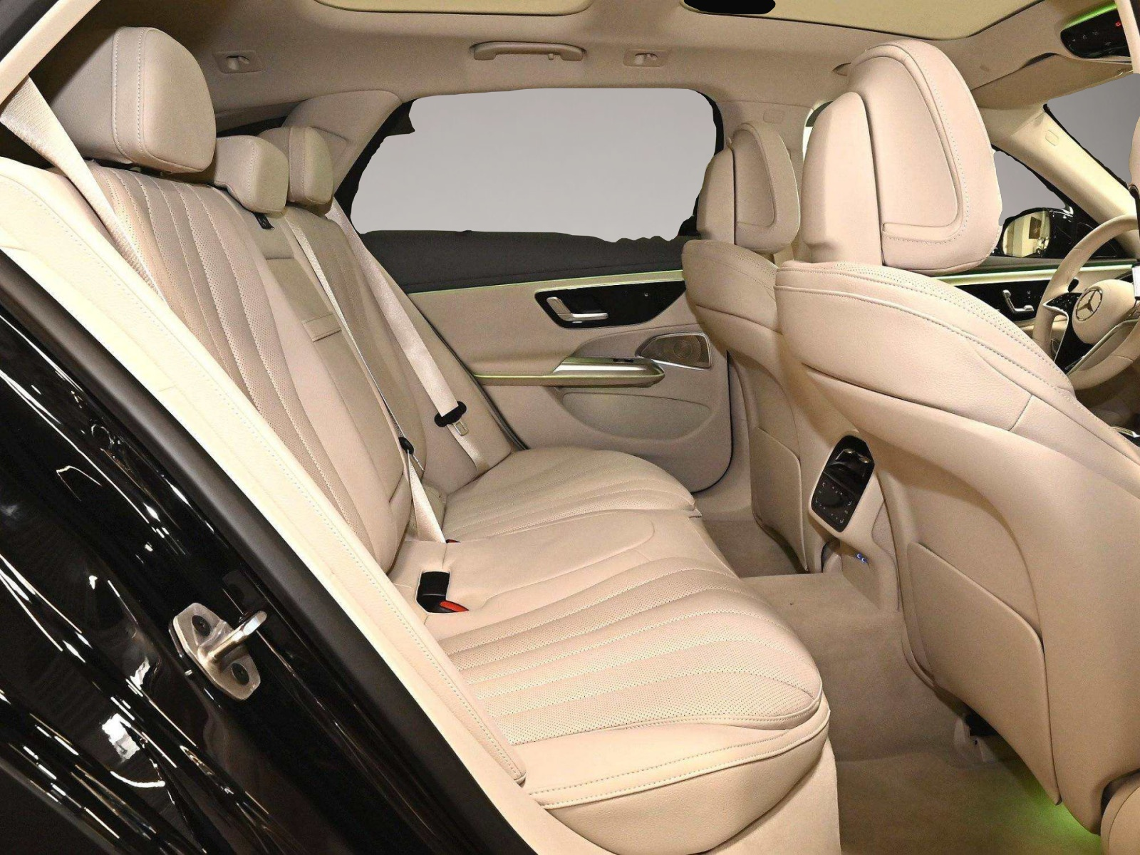 Bild 4 Mercedes-Benz E 300