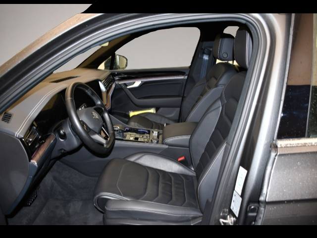 Bild 3 Volkswagen Touareg 3.0 TDI V6 Tiptronic 4Motion Elegance Rü
