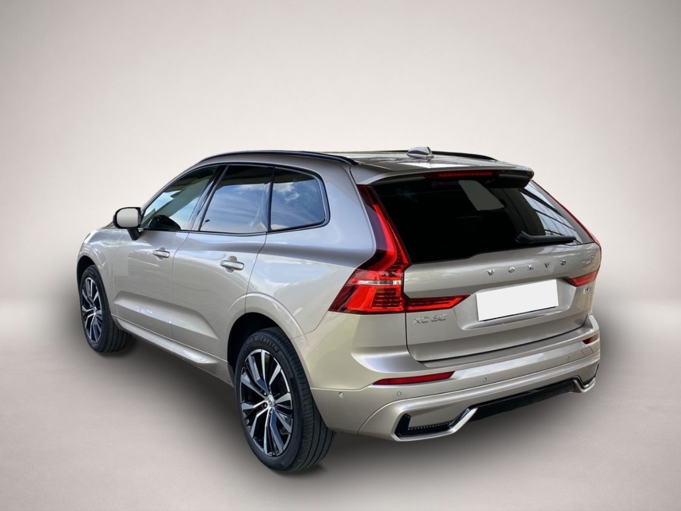 Bild 3 Volvo XC60 B4 (Diesel) Plus Dark ACC+LED+Navi+SHZ+360