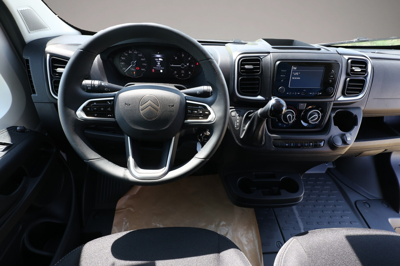 Bild 6 Citroën Jumper 35+ L3H2 AT CarPlay CargoP PremiumC AHK