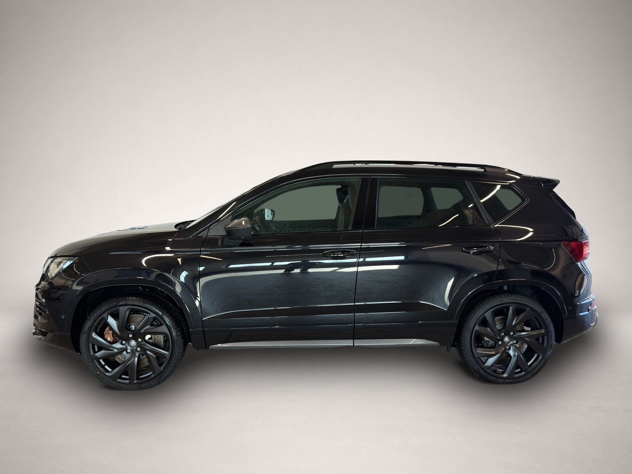 Bild 3 Cupra Ateca 2.0 TSI DSG 4Drive VZ Tribe AKRAPOVIC+20+A