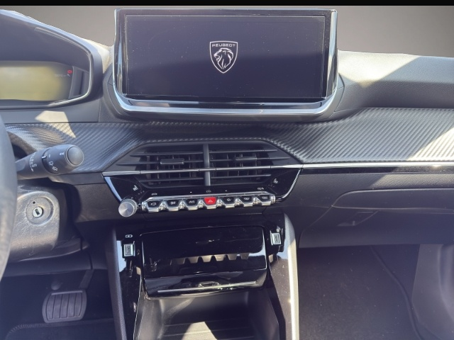 Bild 6 Peugeot 2008 Allure LED Apple CarPlay Android Auto Klima