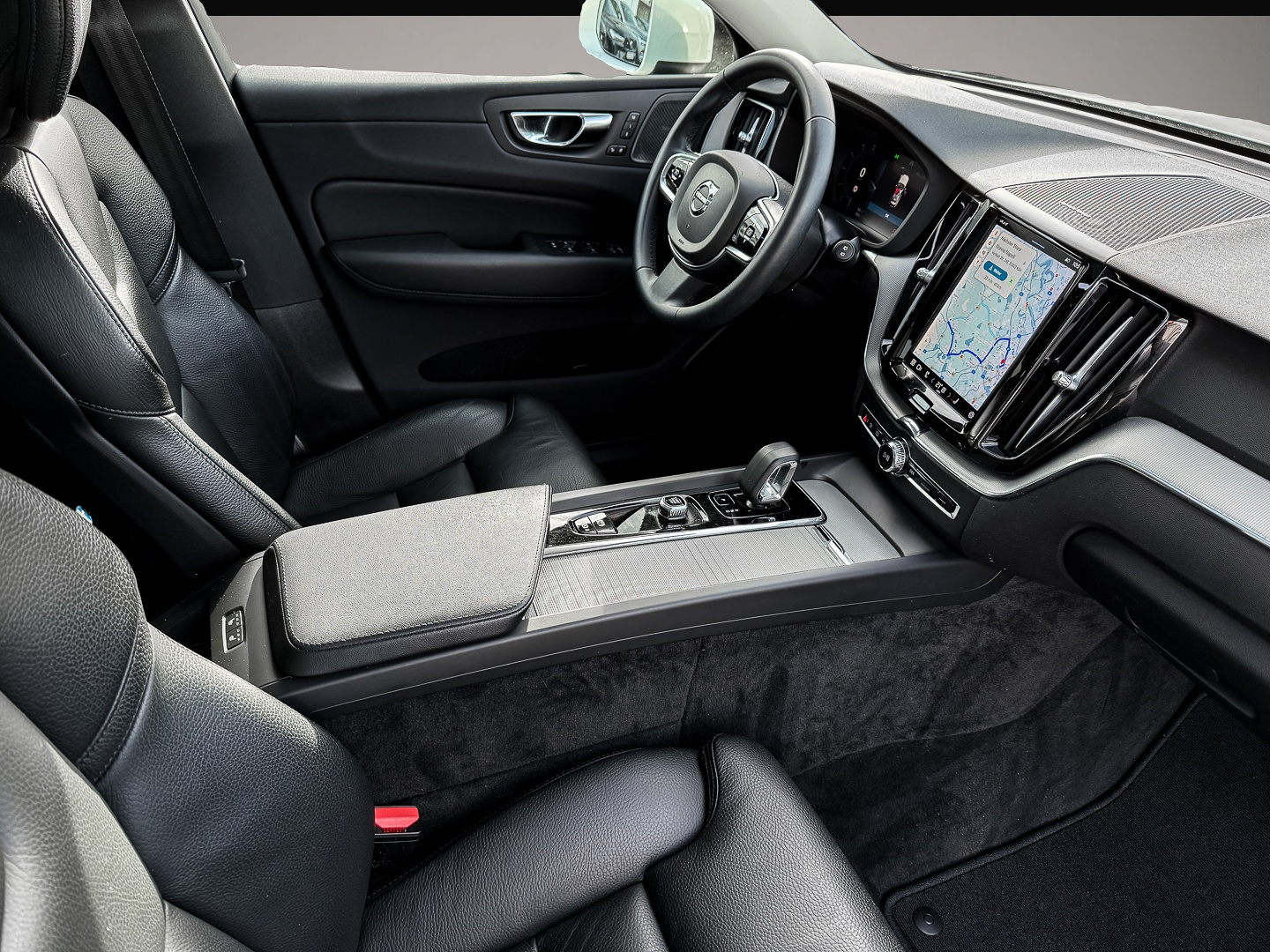 Bild 3 Volvo XC60 Plus Bright Recharge Plug-In Hybrid AWD T6