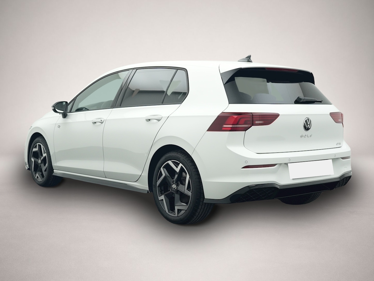 Fotografie 3 des Volkswagen Golf 8 1.5 eTSI DSG R-Line BLACK STYLE AHK LED+
