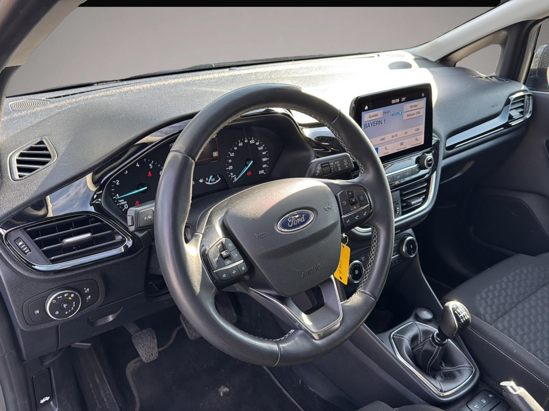 Fotografie 6 des Ford Fiesta Titanium LED PDC h. Navi Tempo SHZ Servo