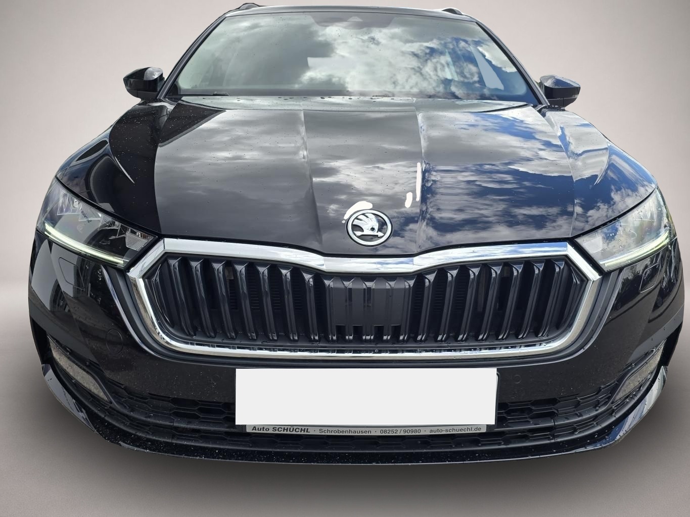 Fotografie des Skoda Octavia Combi 1.4 TSI DSG eHybrid Clever iV NAVI