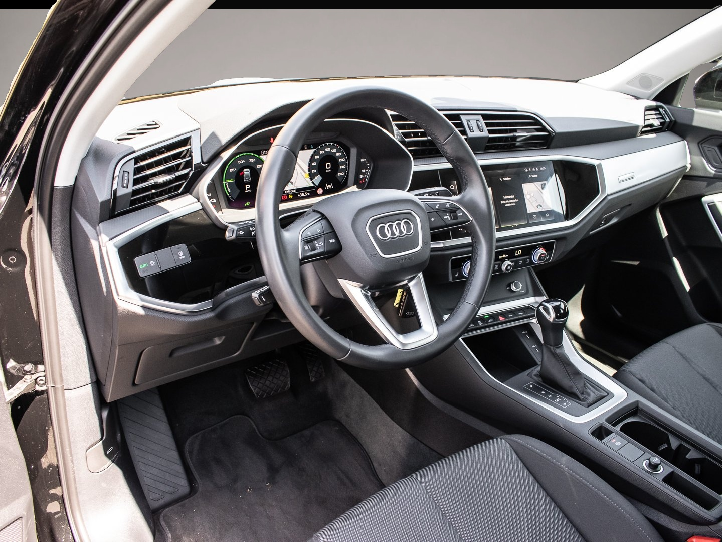 Bild 6 Audi Q3 45 TFSIe S-tronic Virtuell Navi Plus