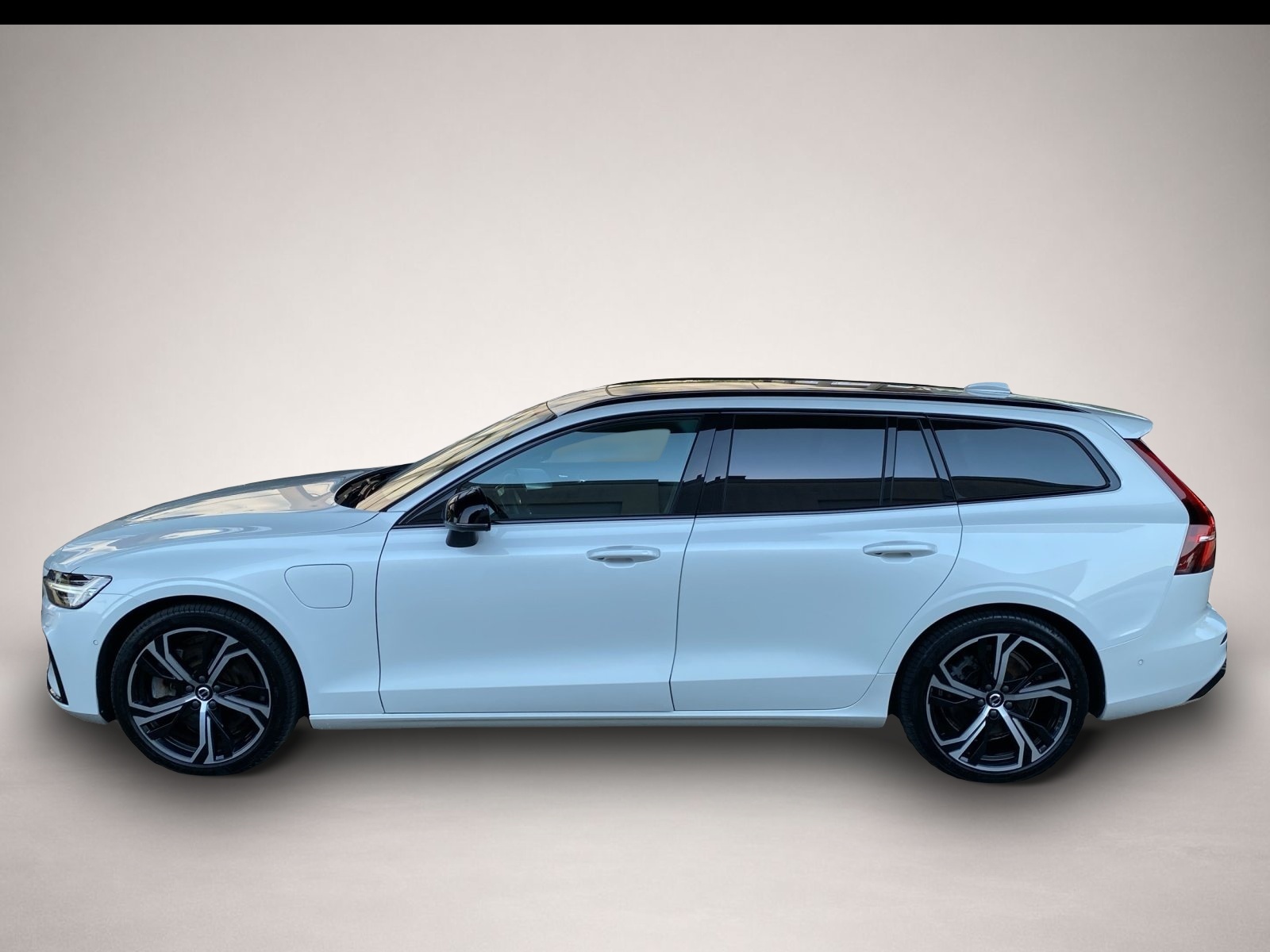 Bild 2 Volvo V60 Kombi T8 Ultra Dark Recharge WiPa*LED*SitzHZ