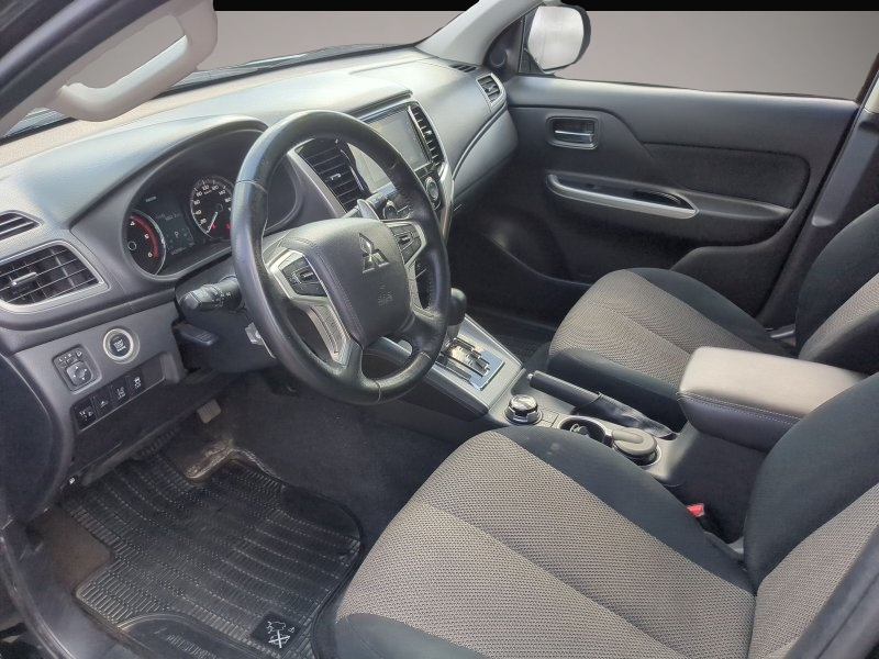 Bild 4 Mitsubishi L200 4x4 2,2 DI-D AT Spirit DoKa AHK