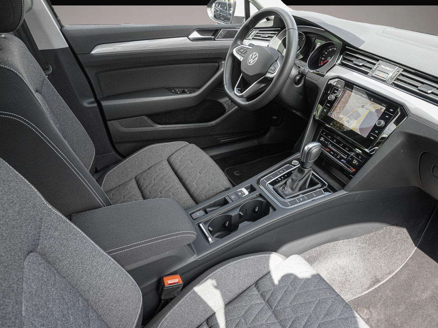 Bild 6 Volkswagen Passat Variant 2.0 TDI DSG Business NAVI PDC ALU