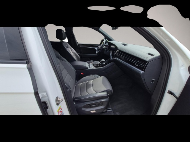 Bild 6 Volkswagen Touareg 3.0 TDI 4M Tiptr. R-Line *Black Style* L