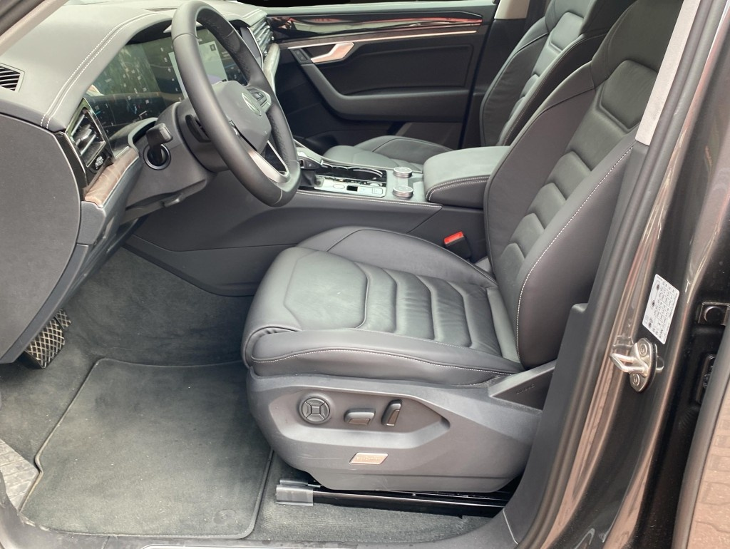 Fotografie 6 des Volkswagen Touareg 3.0 TDI 4Motion Elegance*Navi*ACC*AHK*